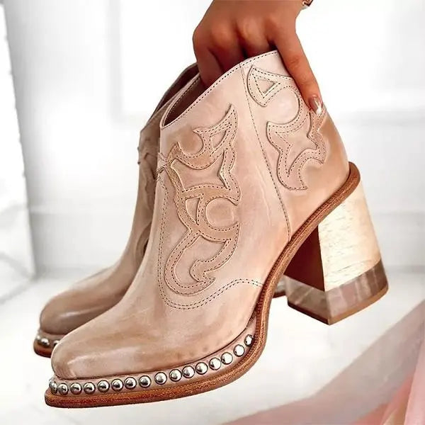 Sue™ Norwich Embroidered Leather Boots